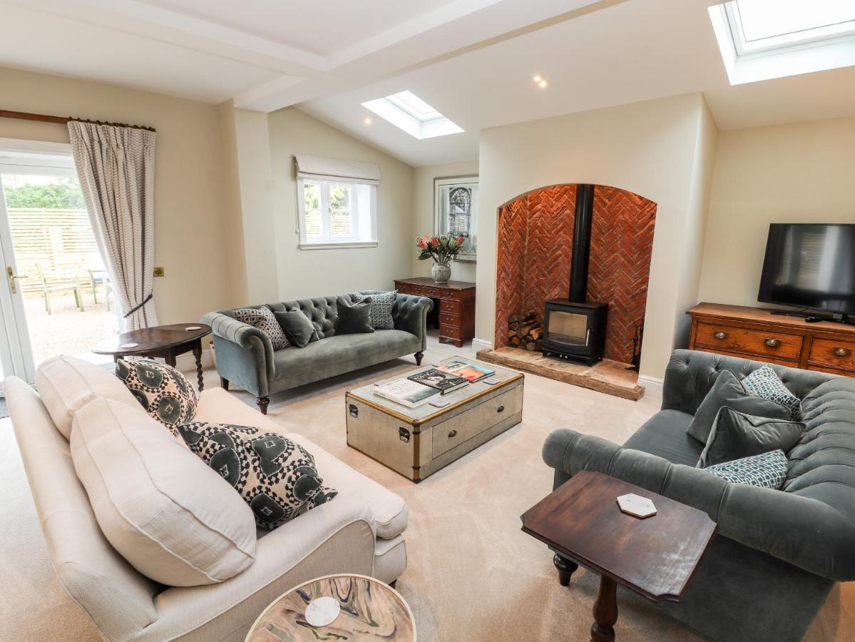 Legh Oaks Farm Villa Нътсфорд Екстериор снимка