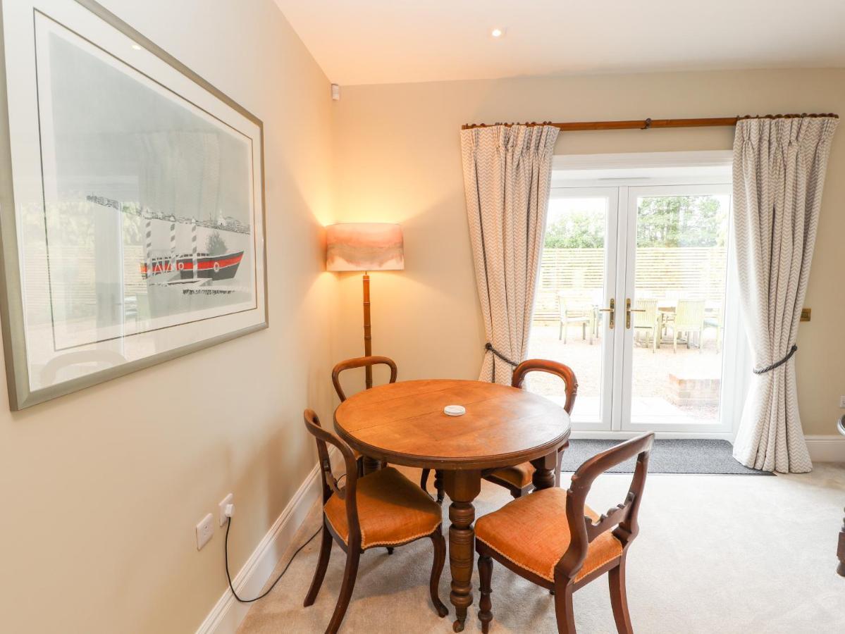 Legh Oaks Farm Villa Нътсфорд Екстериор снимка