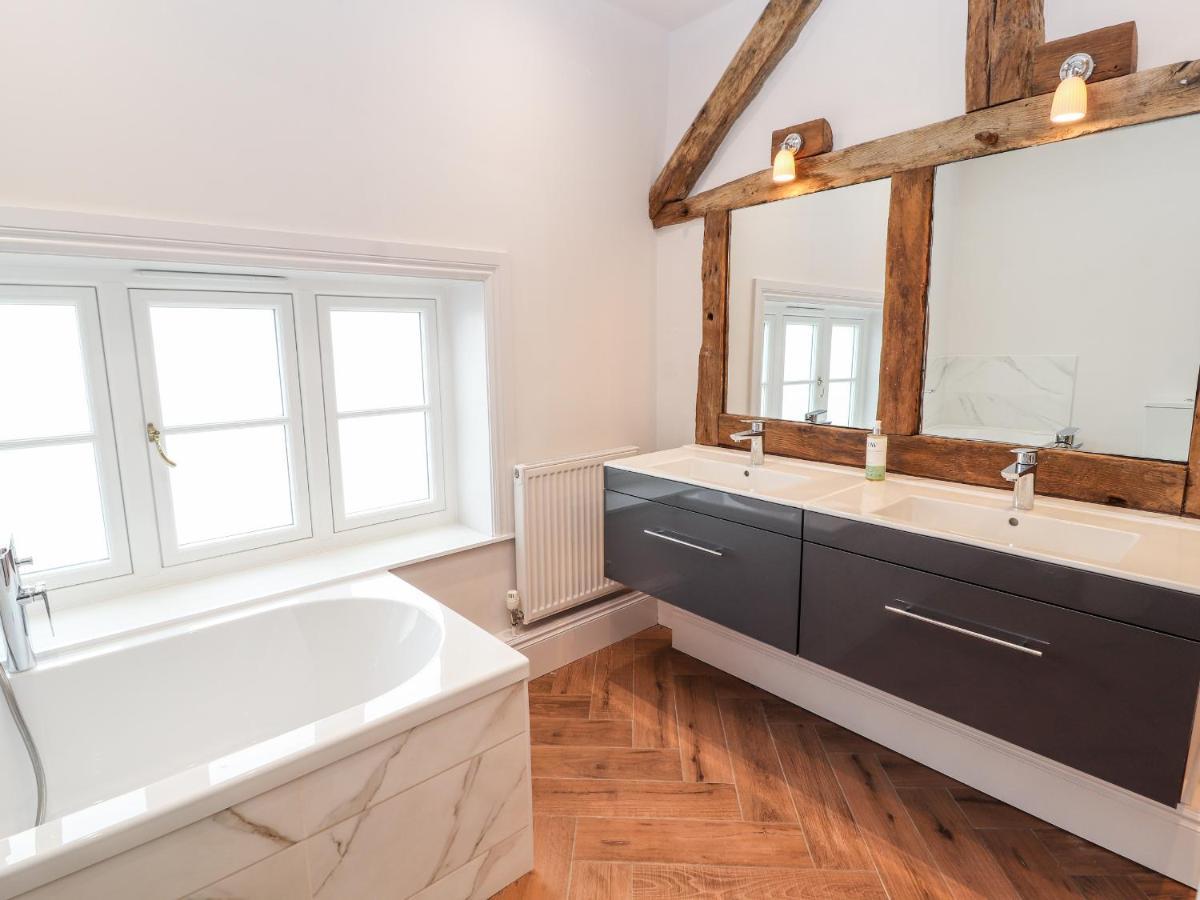 Legh Oaks Farm Villa Нътсфорд Екстериор снимка