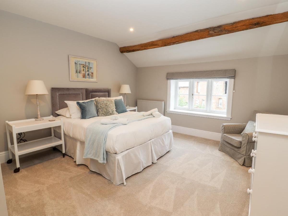 Legh Oaks Farm Villa Нътсфорд Екстериор снимка