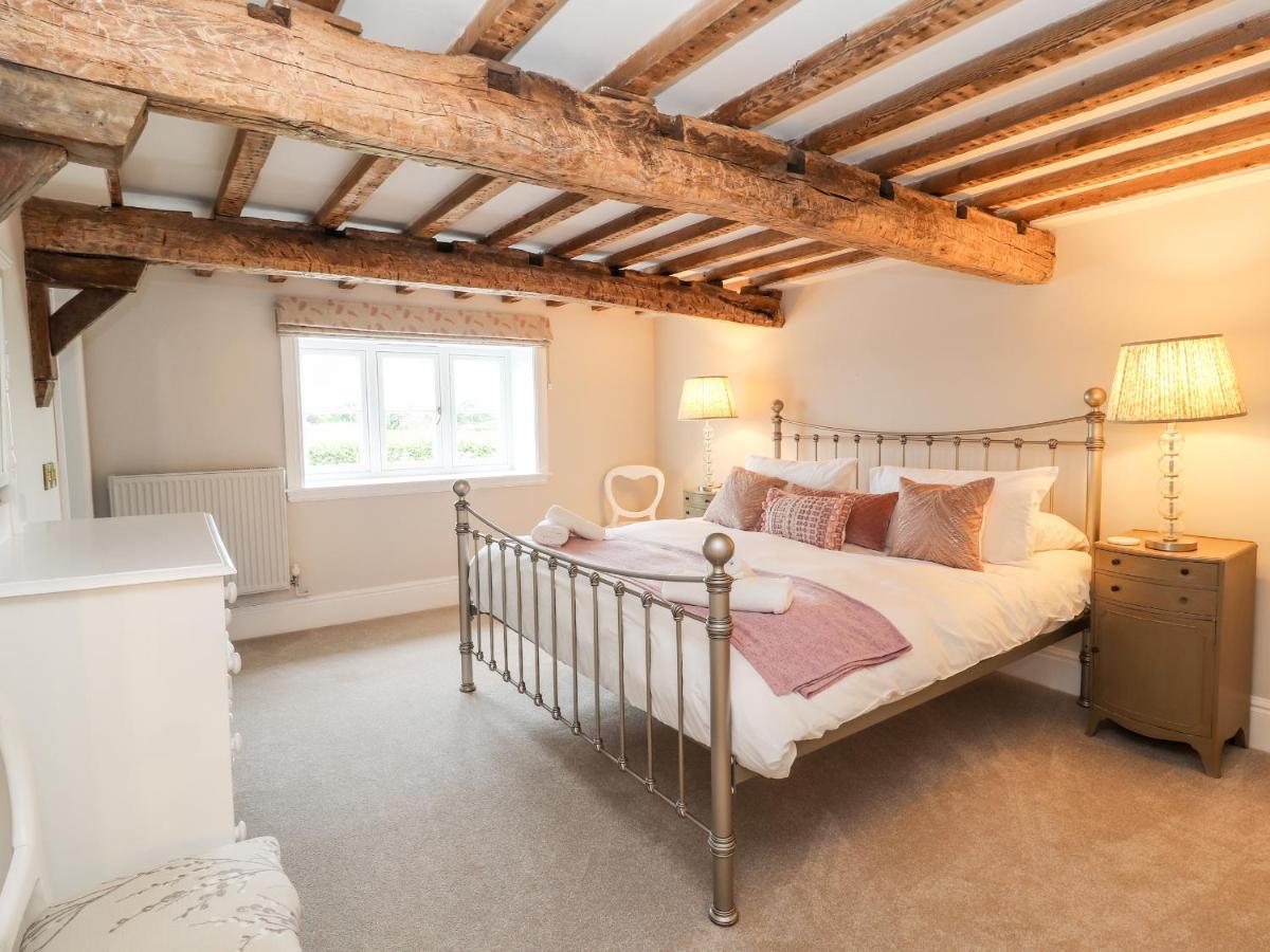 Legh Oaks Farm Villa Нътсфорд Екстериор снимка