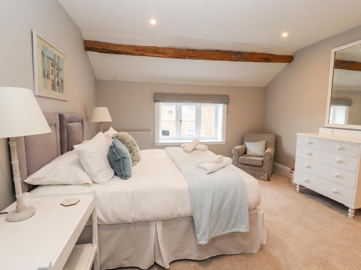 Legh Oaks Farm Villa Нътсфорд Екстериор снимка