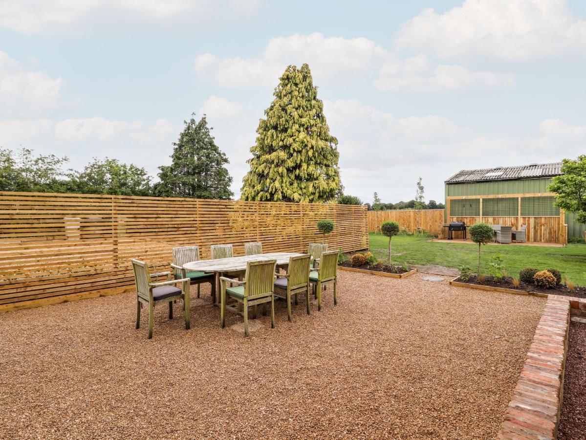 Legh Oaks Farm Villa Нътсфорд Екстериор снимка